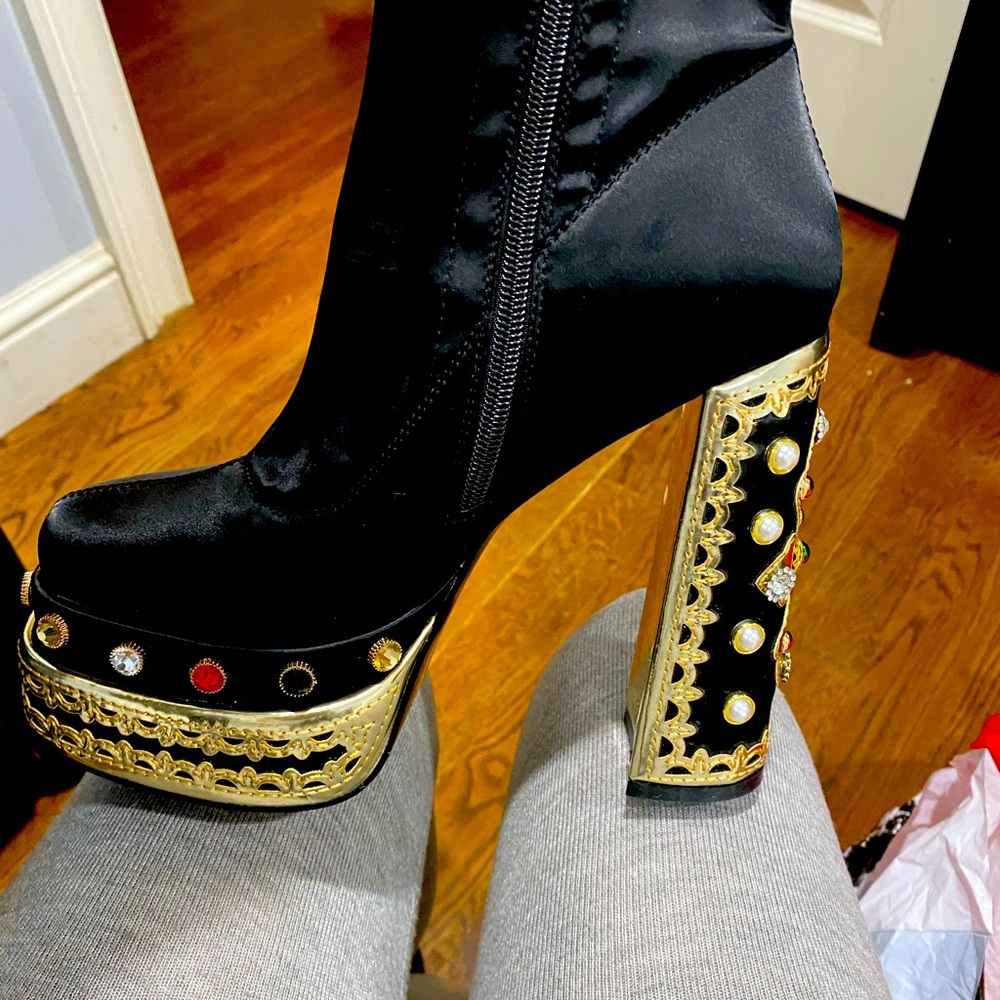 Akira boots
